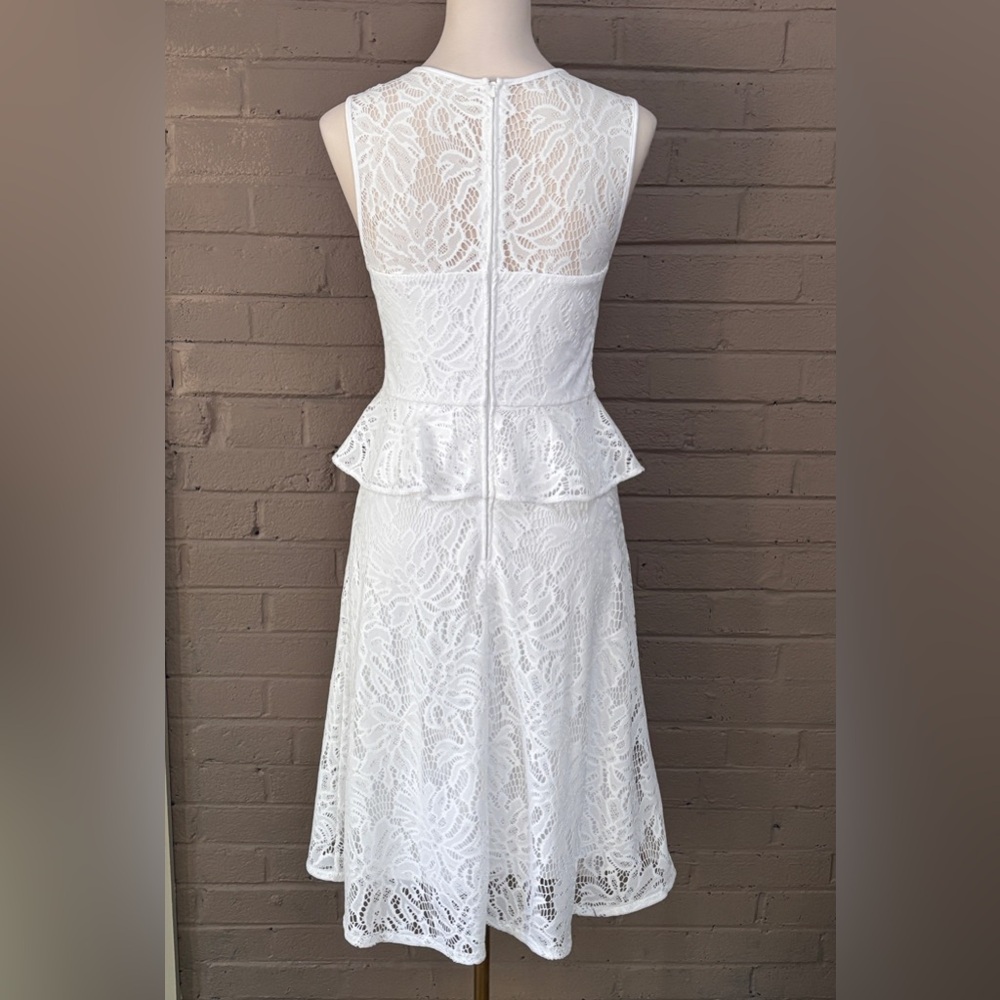Lilly Pulitzer NWOT white lace peplum dress 4 - Picture 5 of 12